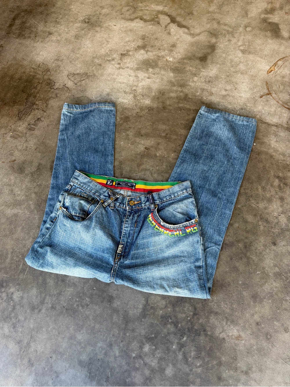 Vtg Lr Geans Jeans High Blue Beaded Design Green Yellow Red YGI Men’s Size 34